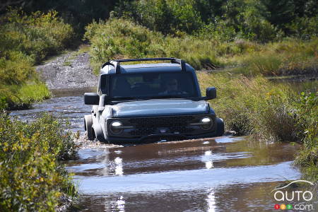 Ford Bronco Everglades, in the water